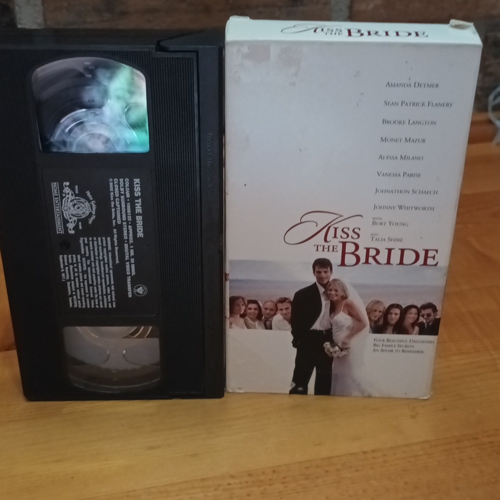 Kiss the bride vhs Videotape - Picture 6 of 8